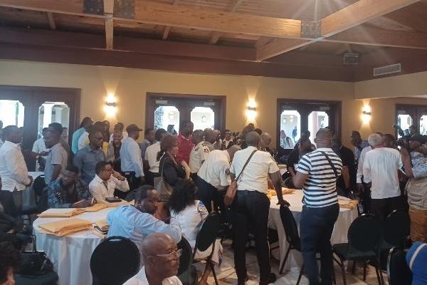 Référendum-Élections: Débats agités entre le CEP et des partis politiques