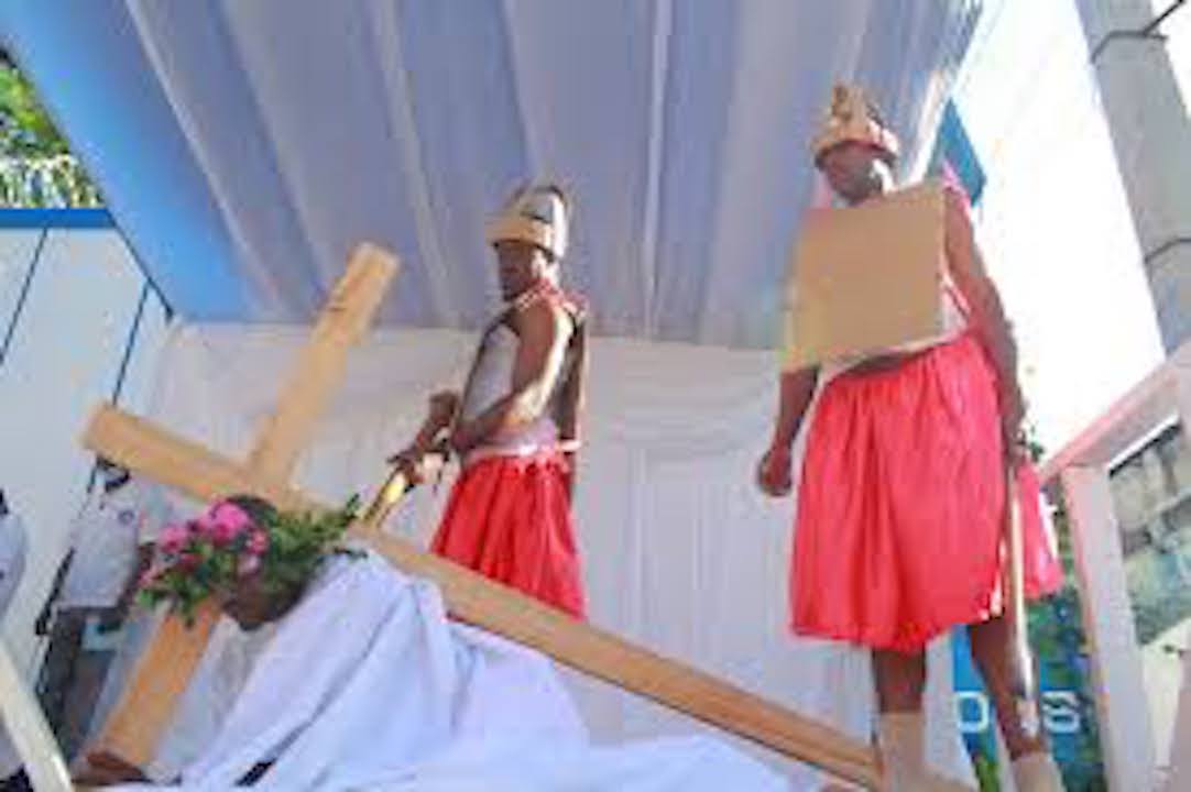 Dieu est mort, Haïti saigne encore