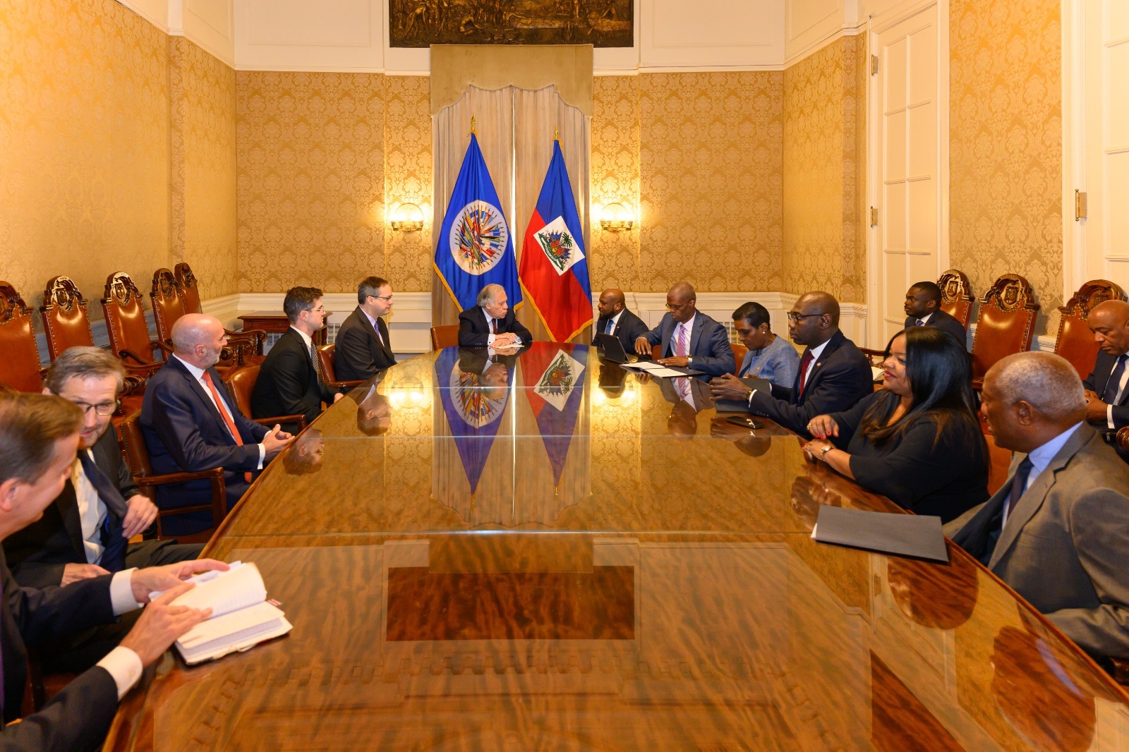 Des officiels haïtiens rencontrent Luis Almagro
