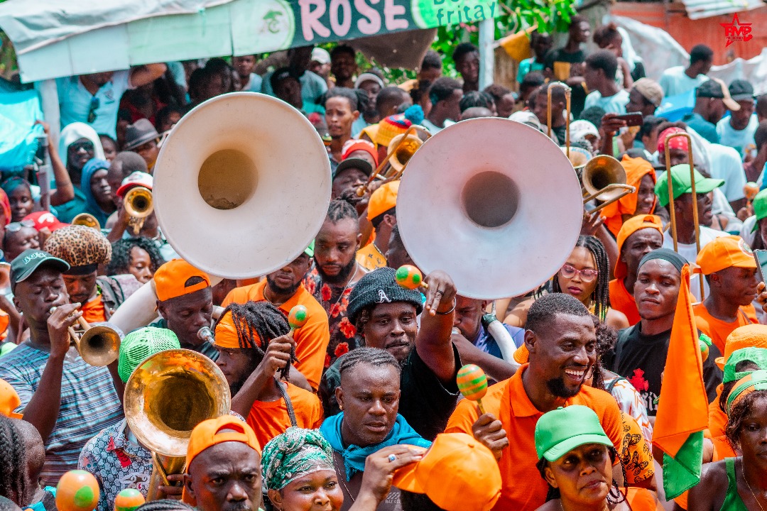 Tradition et modernité se marient au rara de Petit-Goâve