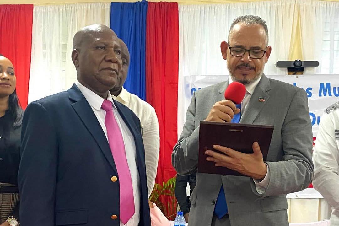 Aux Cayes, le premier ministre Alix Didier Fils-Aimé renouvelle des promesses