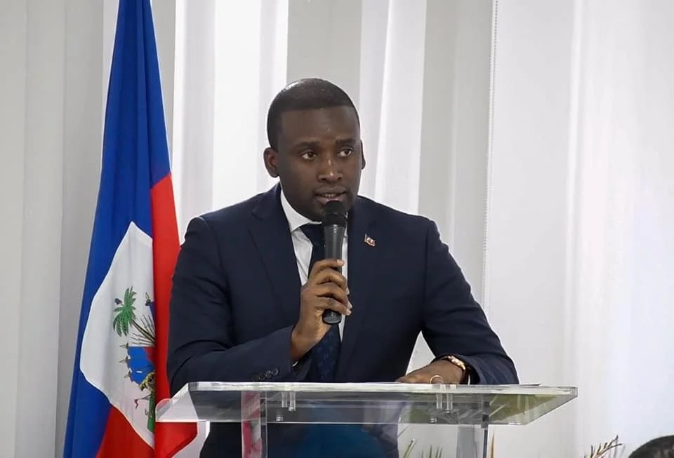 Corruption: l'ULCC recommande des poursuites judiciaires à l'encontre de trois anciens officiels de l’État