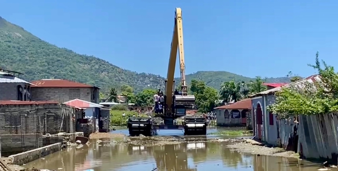 Après 5 ans d'inaction, premiers travaux de dragage de la rivière du Haut-du-Cap