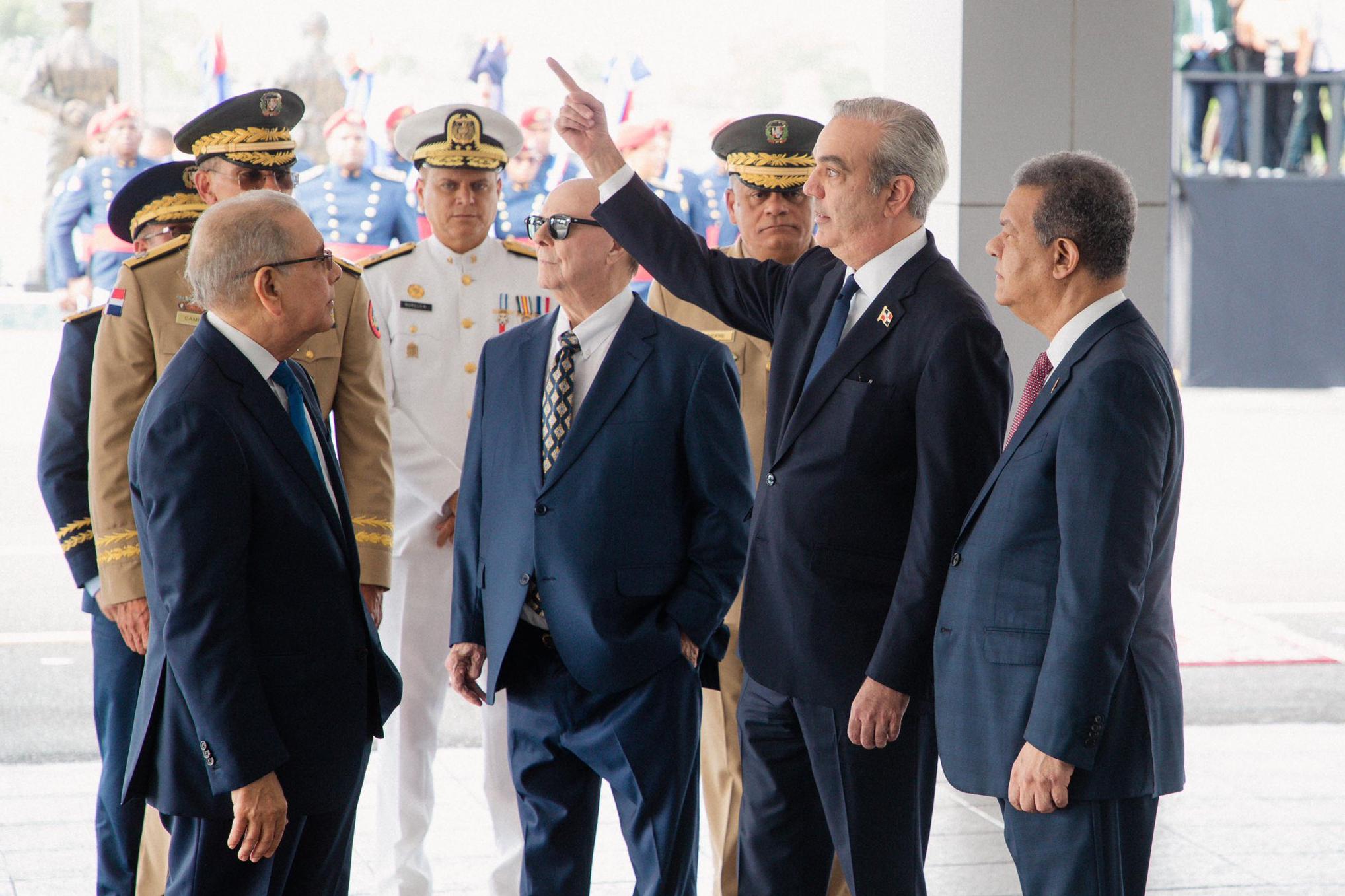 Importante réunion entre le président  Abinader et les anciens présidents dominicains ce mercredi