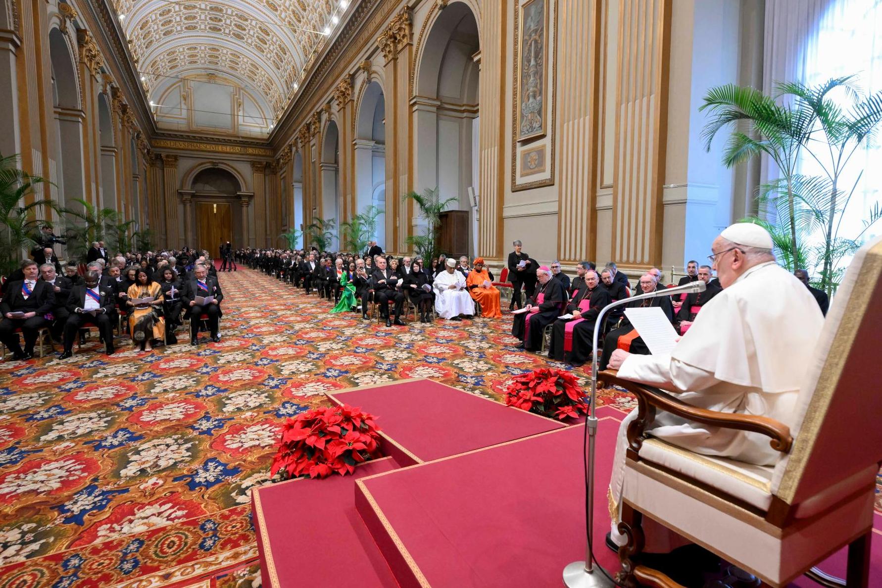 La diplomatie vaticane sous Pape François : entre tendances et réalisme