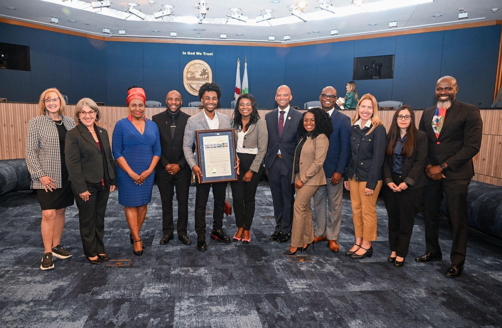 Le comté de Miami-Dade rend hommage au réalisateur haïtien Robenson Lauvince