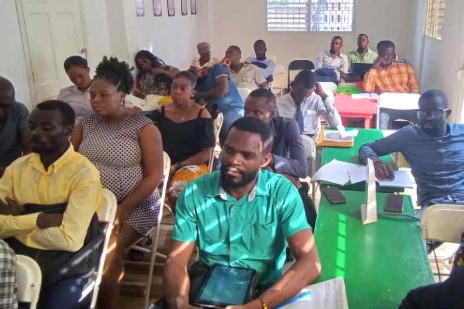 Compte-rendu de l’intervention du professeur Dérinx Petit-Jean à l’Ecole de Droit de Jérémie (EDJER)