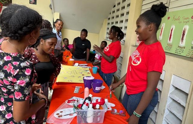 Marijàn en action pour la dignité menstruelle
