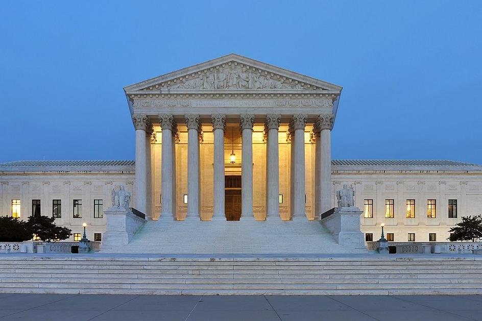 La Cour suprême autorise Trump à supprimer les passeports ne correspondant pas au genre de naissance