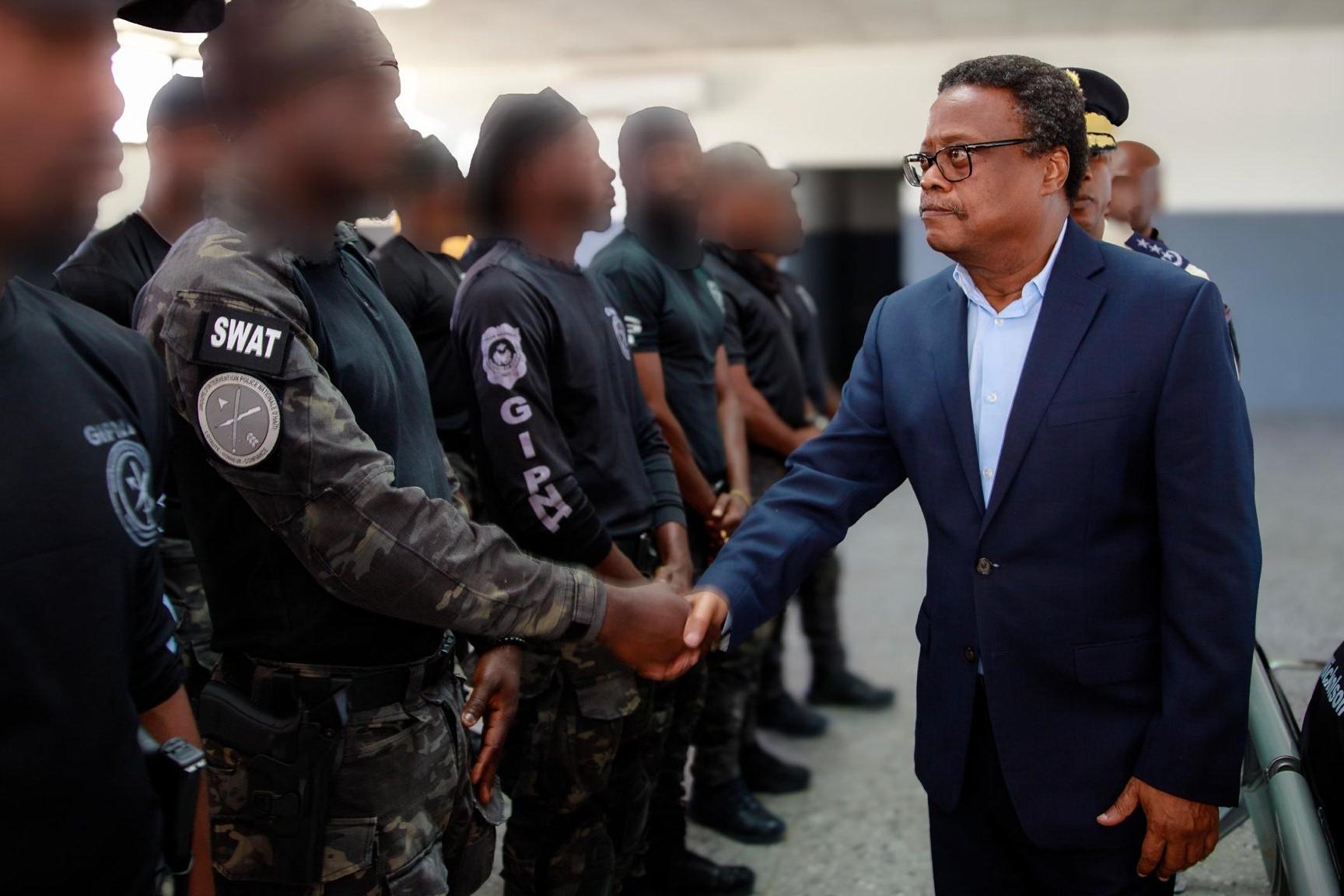 Fritz Alphonse Jean visite la direction générale de la PNH