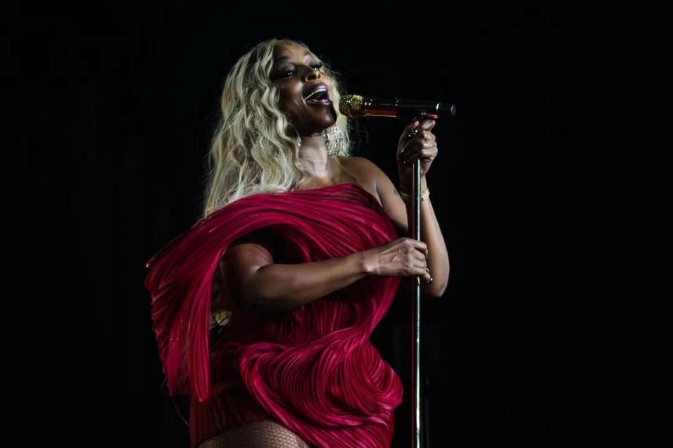 Jovana Benoit Styles Icon Mary J. Blige