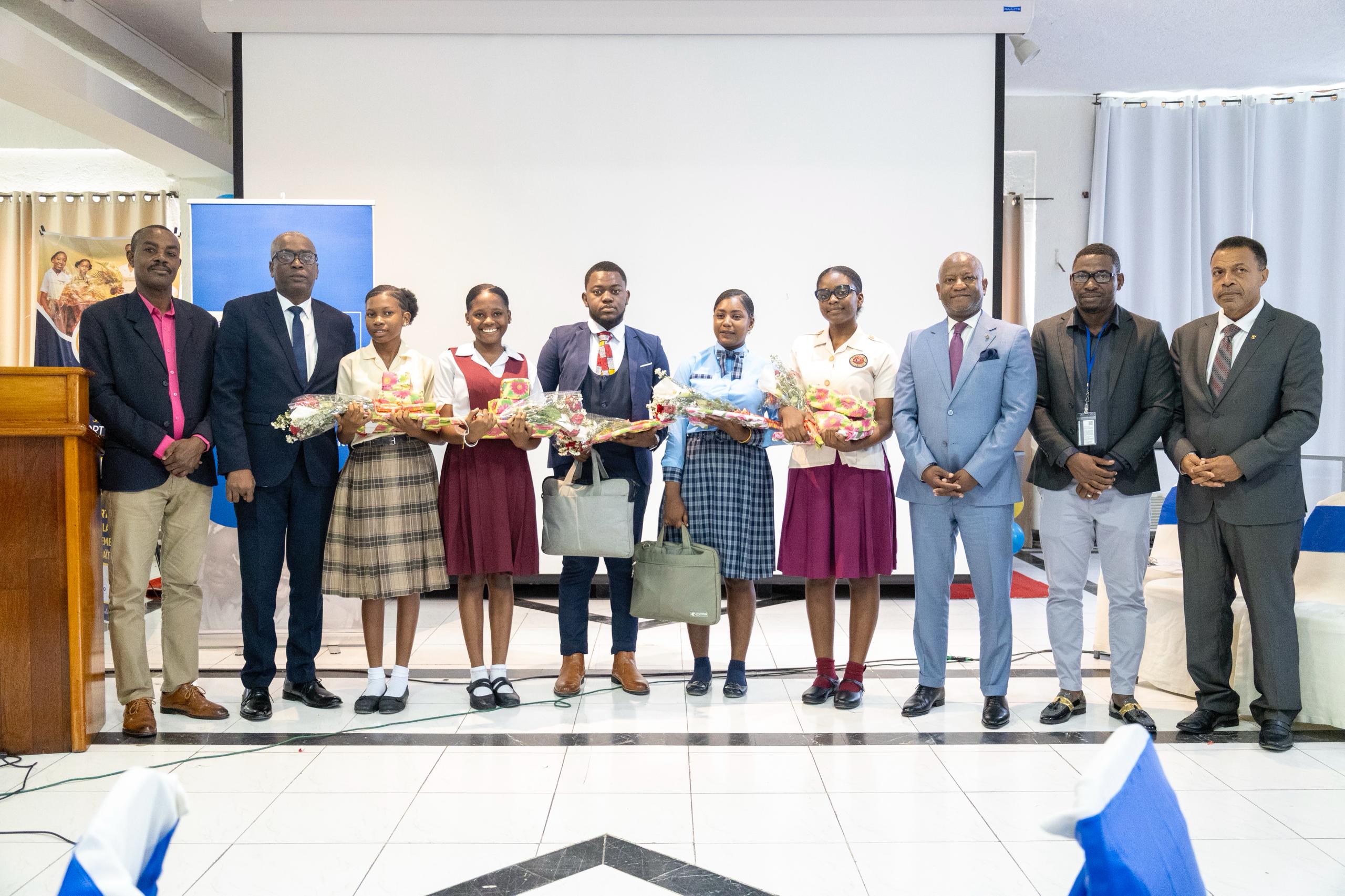 Concours de dissertation sur le sport, sept jeunes récompensés pour leur engagement