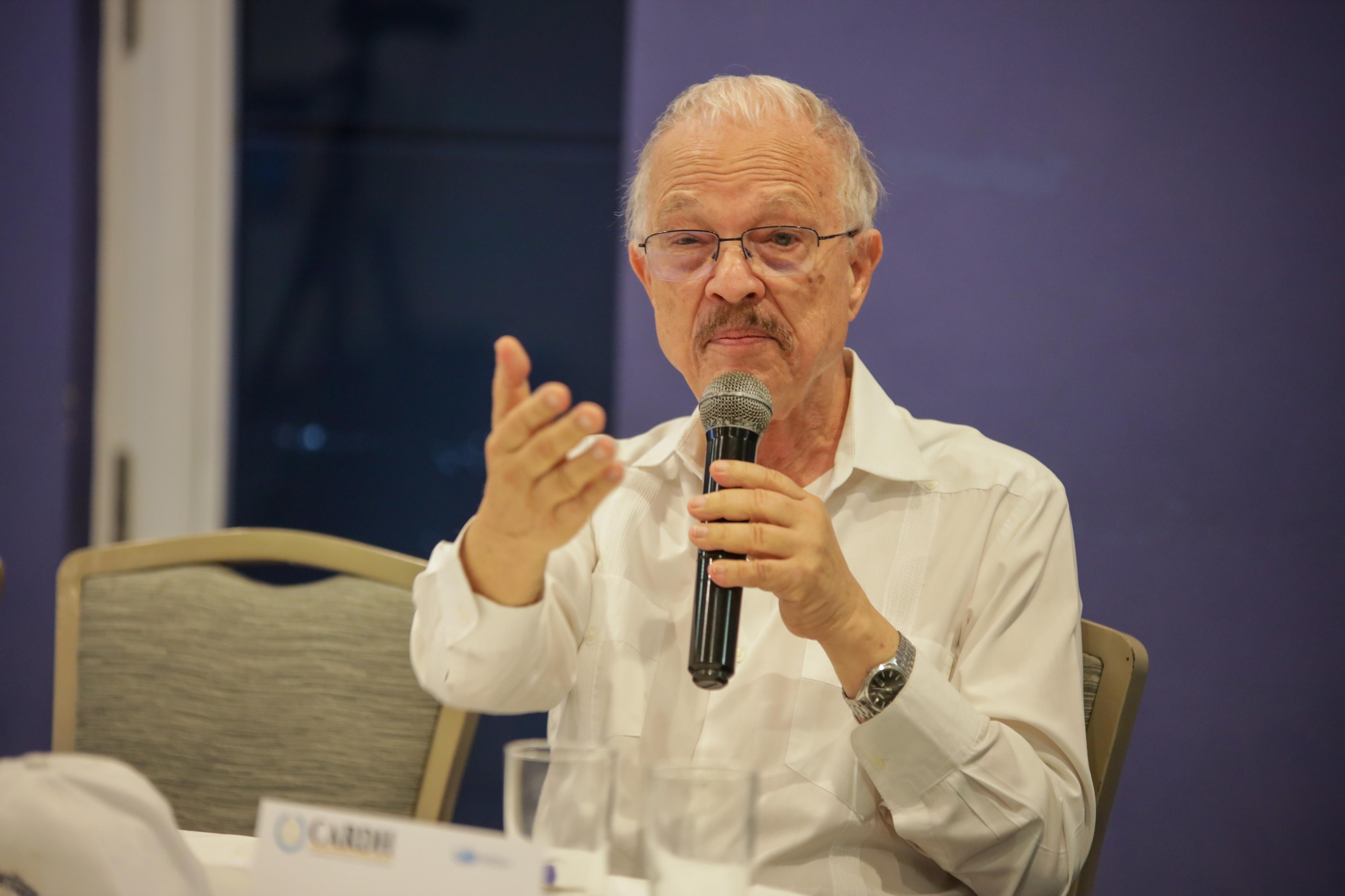 « Mototaxi » : Arnold Antonin questionne un phénomène devenu indispensable et meurtrier