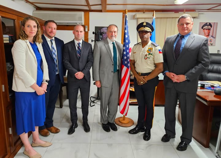 Discussions entre le directeur de la PNH et une délégation américaine sur la sécurité