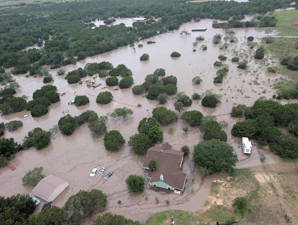 Les inondations au Texas ont fait plus de 100 morts