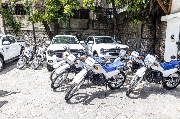 L’UNESCO remet des moyens de transport au MENFP