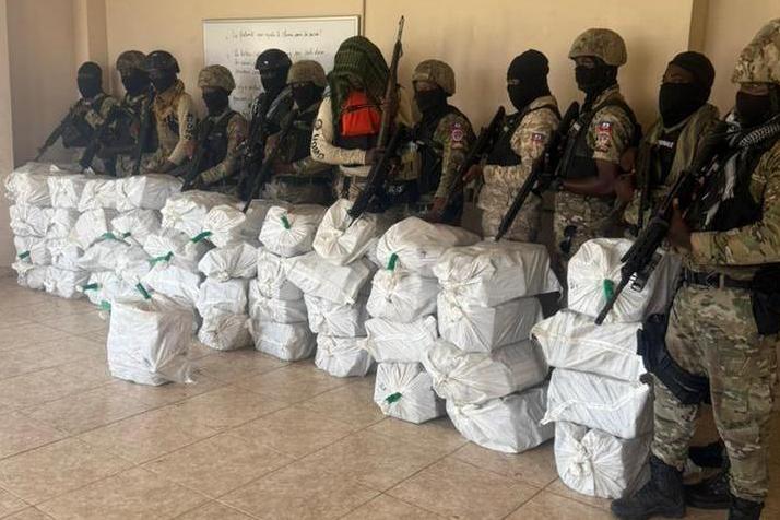 La PNH intercepte 1 045 kg de cocaïne au large de l’île de la Tortue