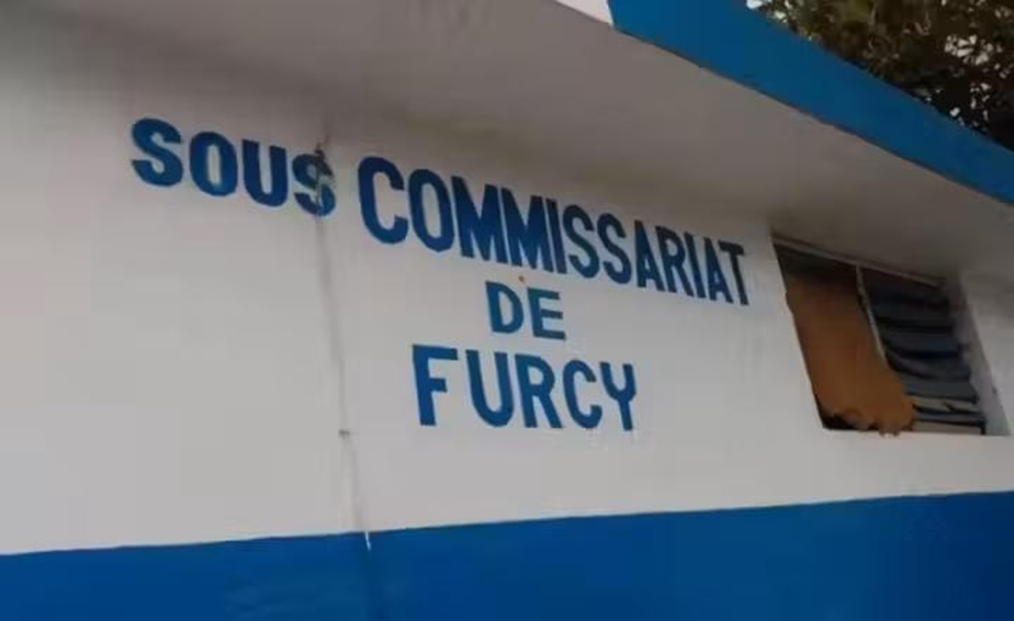 Le sous-commissariat de Furcy incendié, inquiétudes pour le centre-ville de Kenscoff