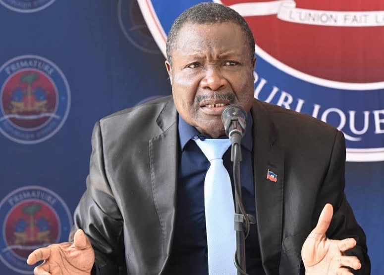 "The School System Is in Ruins," Declares Education Minister