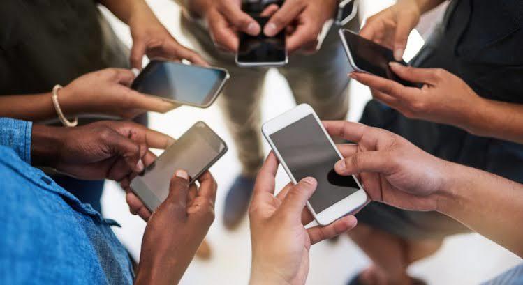 Le smartphone lié à la baisse du taux de fécondité, suggèrent deux études