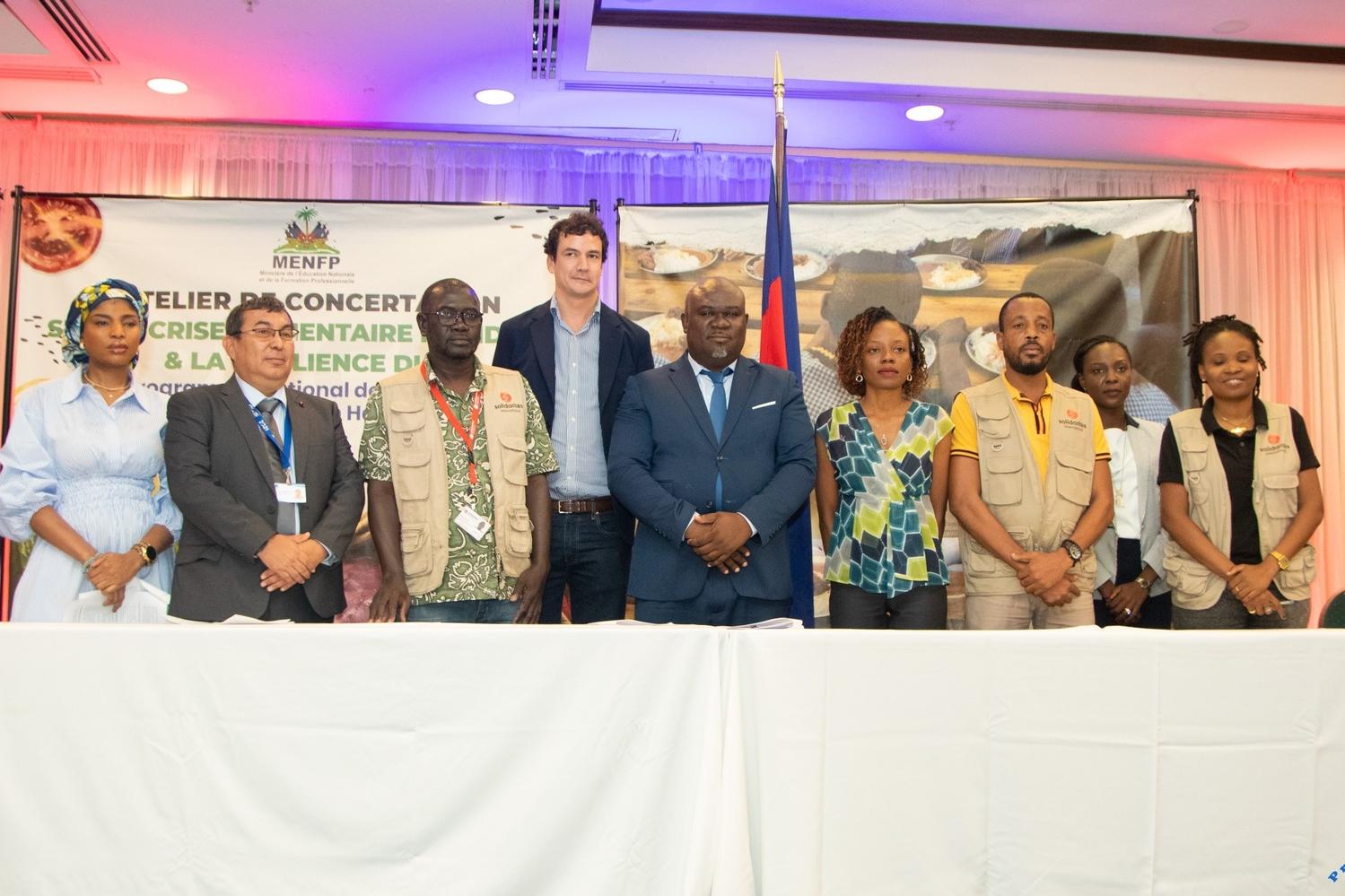 Signature d’une déclaration d’engagement pour soutenir la cantine scolaire en Haïti