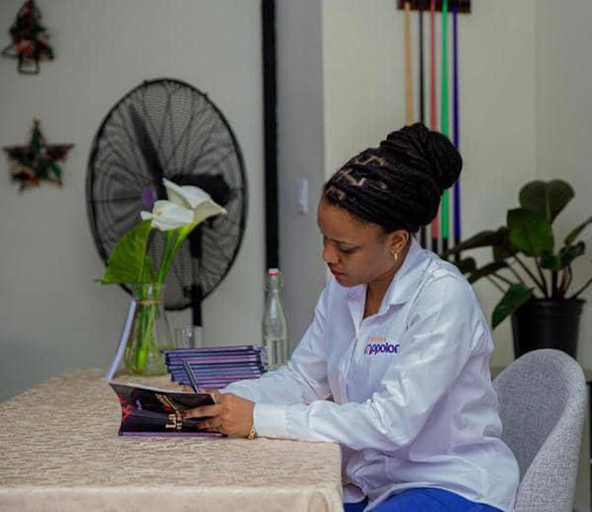 Écrire pour se choisir : le combat intime de Zafia