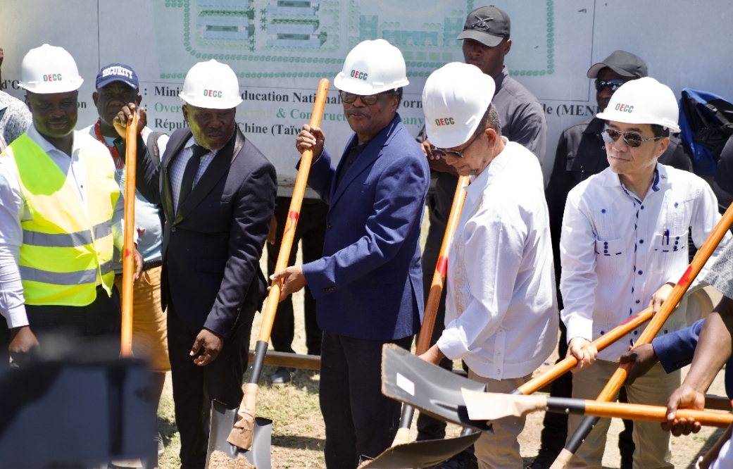 Relance des travaux du Lycée d’Excellence à Quartier Morin