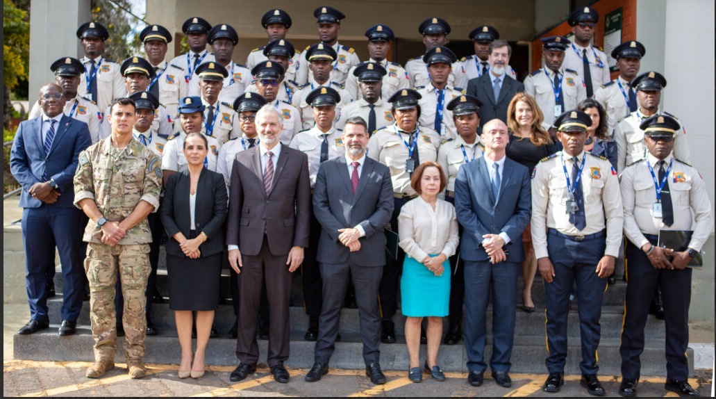 La formation de policiers haïtiens débute au Brésil