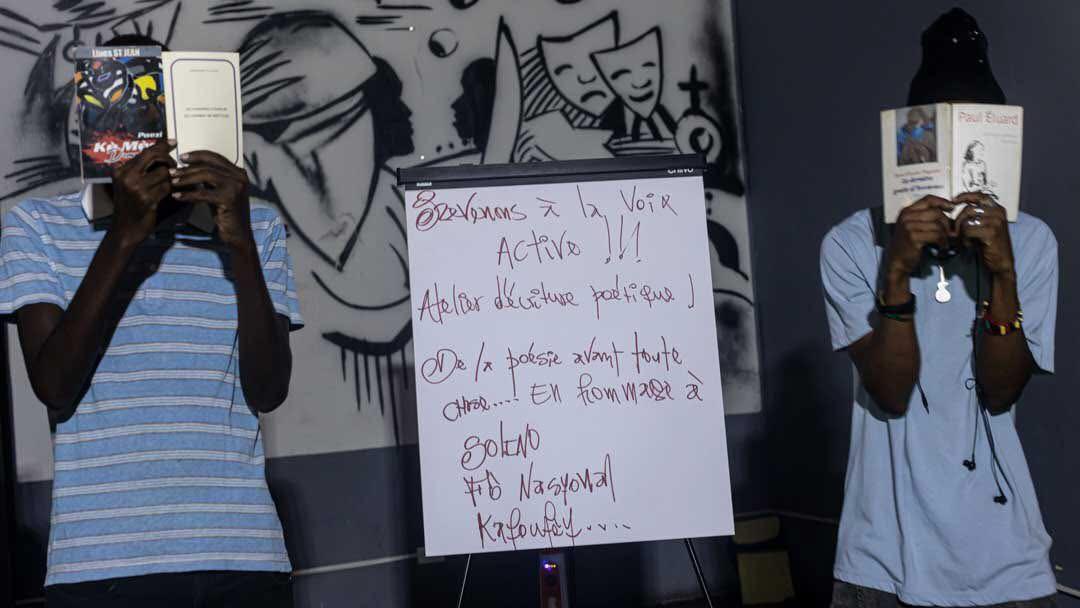 Des jeunes déplacés initiés à la poésie