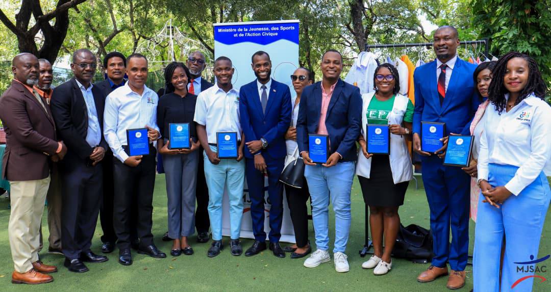 Le MJSAC honore une dizaine de jeunes leaders et d’associations