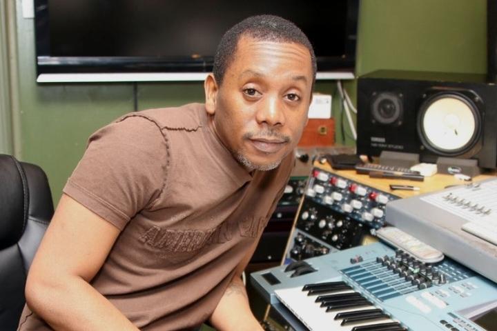 Shedly Abraham, le prolifique batteur