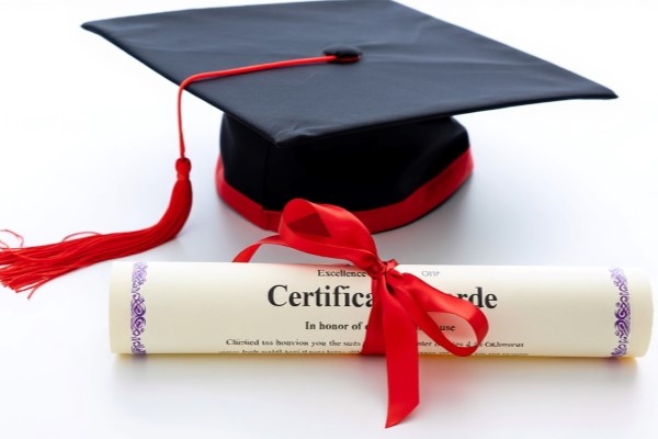 Doctorat /Validation d’expérience et le mésusage d’Honoris causa : une insulte à la pensée scientifique et à l’intelligence collective