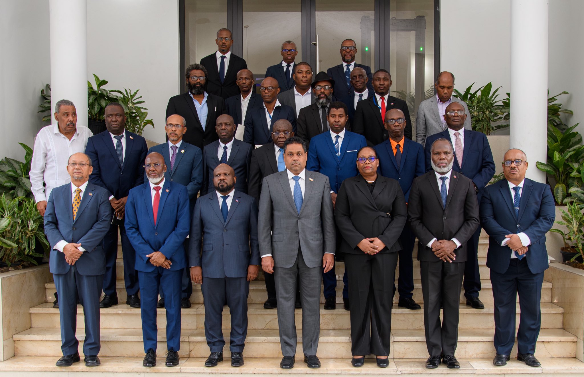 Les membres du CNHRR officiellement installés