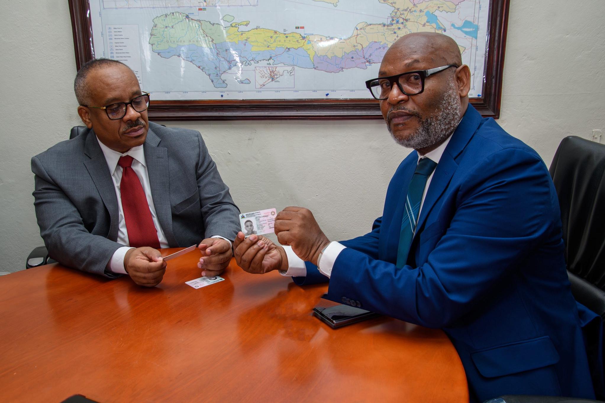 Petites visites des membres du CPT pour tuer le temps...