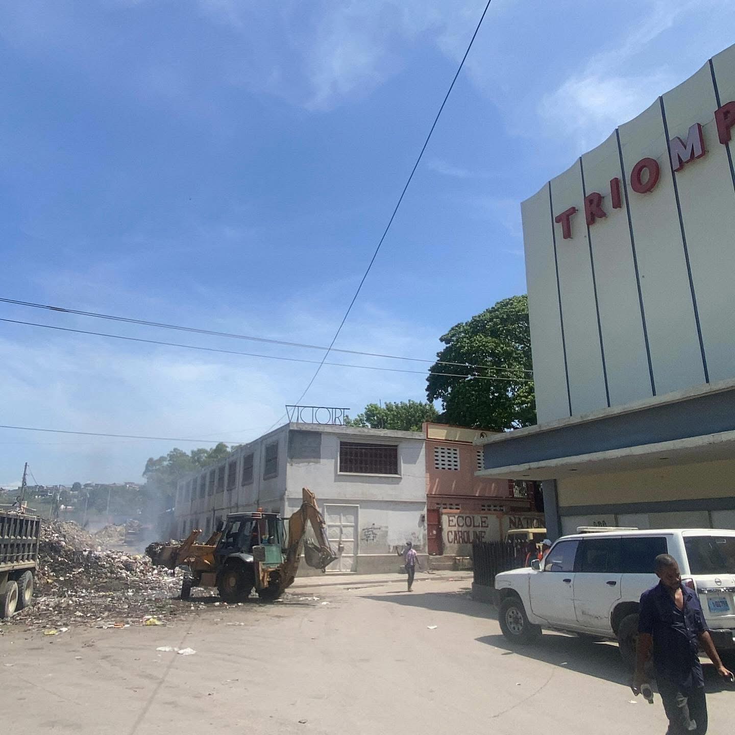 Le gouvernement nettoie une partie du centre-ville de Port-au-Prince