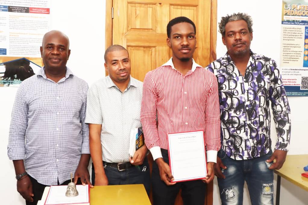 Communication et société civile : un mémoire qui éclaire la période du pays lock de 2019