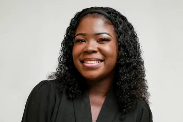 Rushama Flore, couronnée championne « Rèn Kreyòl » 2025
