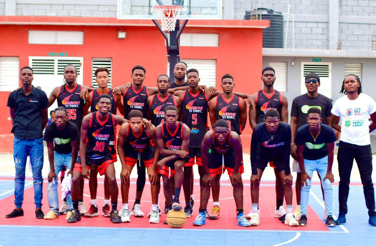 Les Héros de MTT sur le trône de l'AHBB