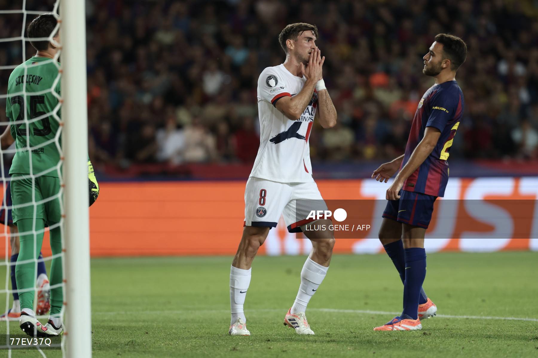 Ligue des champions: le PSG domine le Barça, Monaco accroche City, la Juventus cale