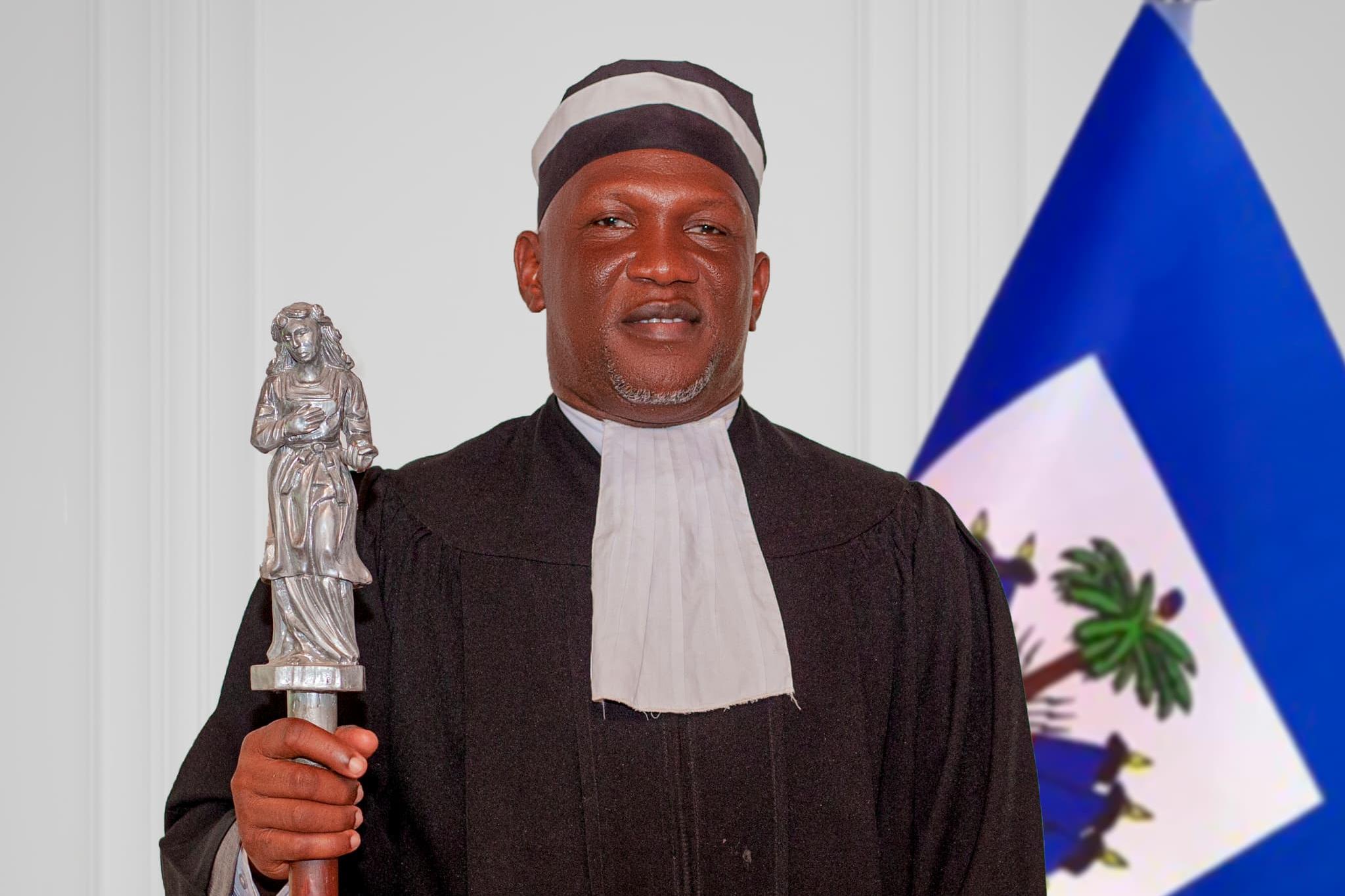 Me Junior Louis réélu et installé comme bâtonnier de la juridiction de Saint-Marc