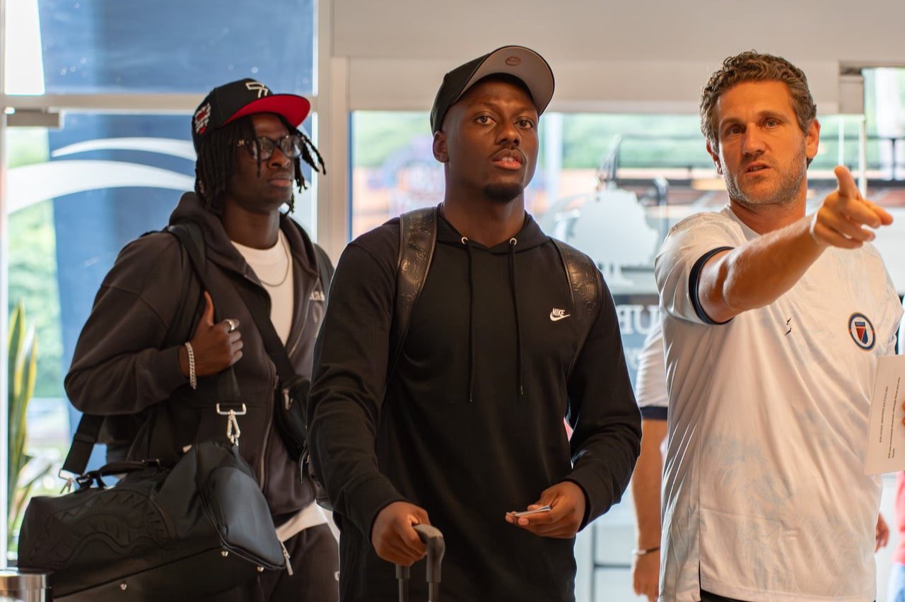 En route pour la Coupe du monde: débuts de rassemblement des Grenadiers à Managua