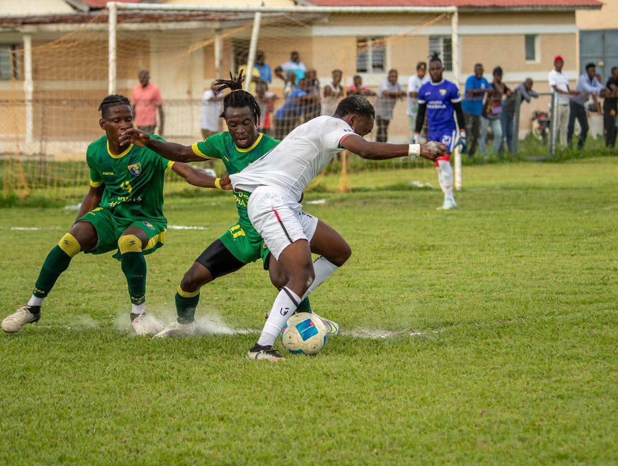 Football : le championnat national de première division dans l’impasse