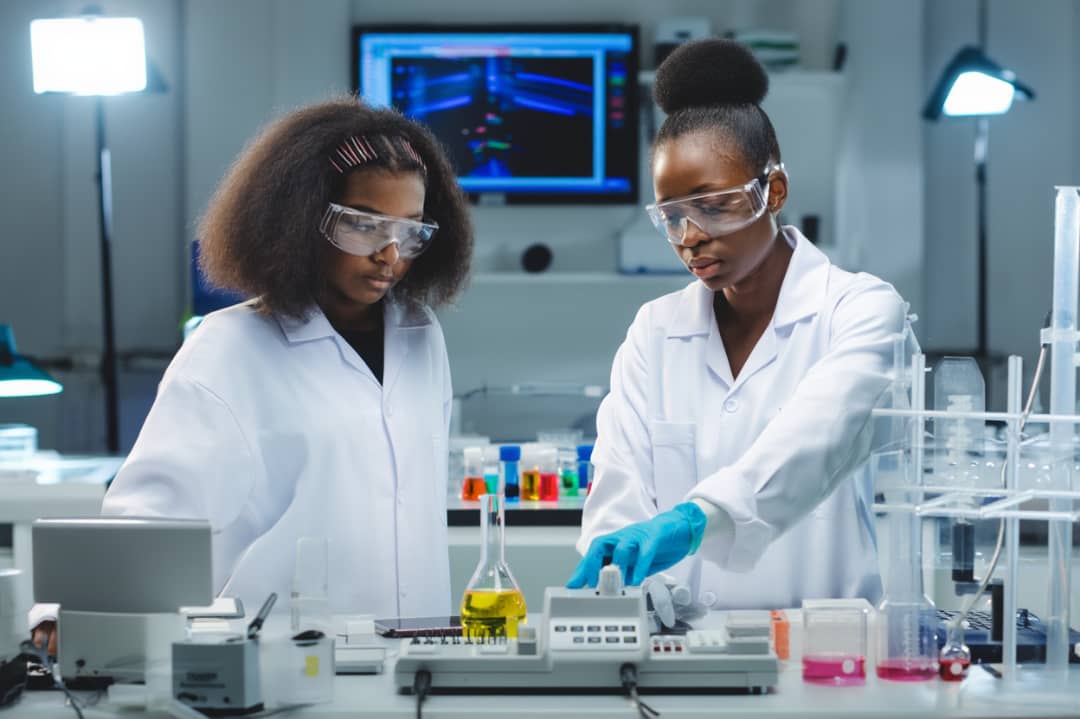 Croiser la problématique de genre à l’accès à la recherche scientifique sans la lentille de l’intersectionnalité
