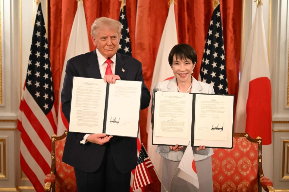 Vers un "nouvel âge d'or": à Tokyo, Trump conquis par la nouvelle Première ministre Takaichi