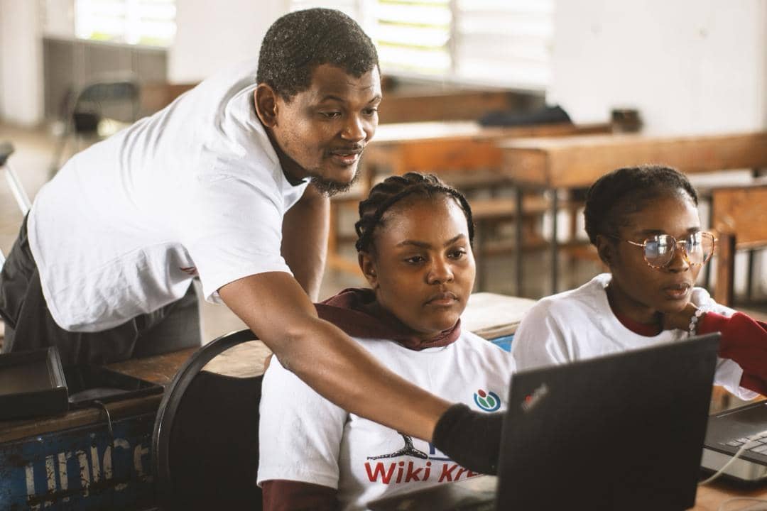 Le créole haïtien à l’honneur dans la commune de Petit-Goâve avec Konbit Wiki Kreyòl 2025