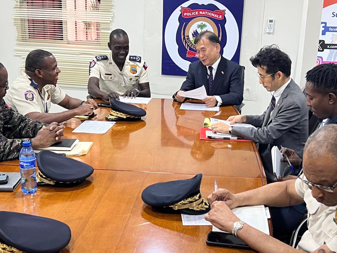 Rencontre entre la PNH et l’ambassadeur du Japon
