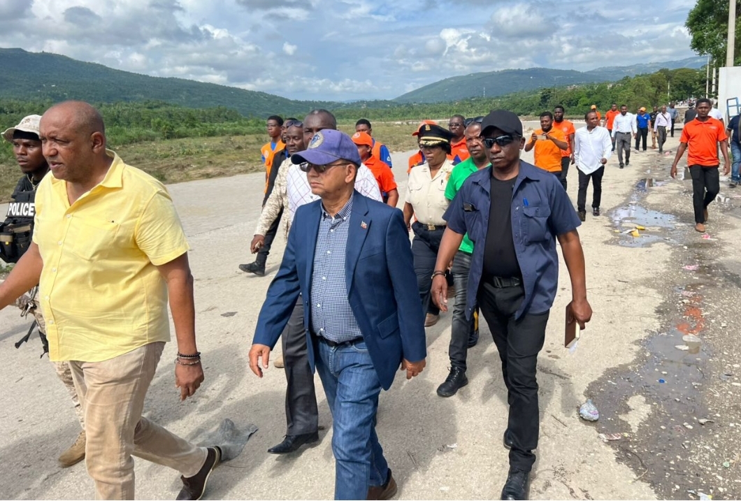 Visite du conseiller présidentiel Leslie Voltaire à Jacmel après le passage de Melissa