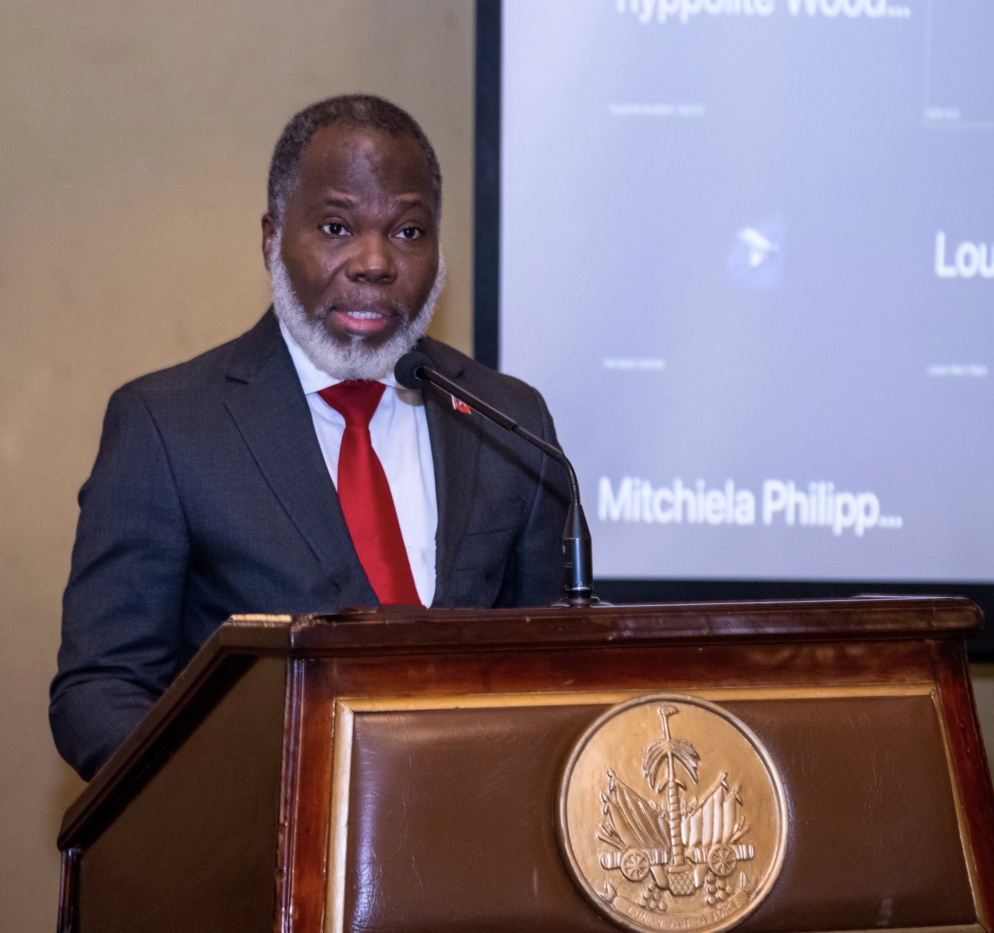 Frinel Joseph participe au Forum sur l’implication du secteur privé dans la réduction de la violence communautaire