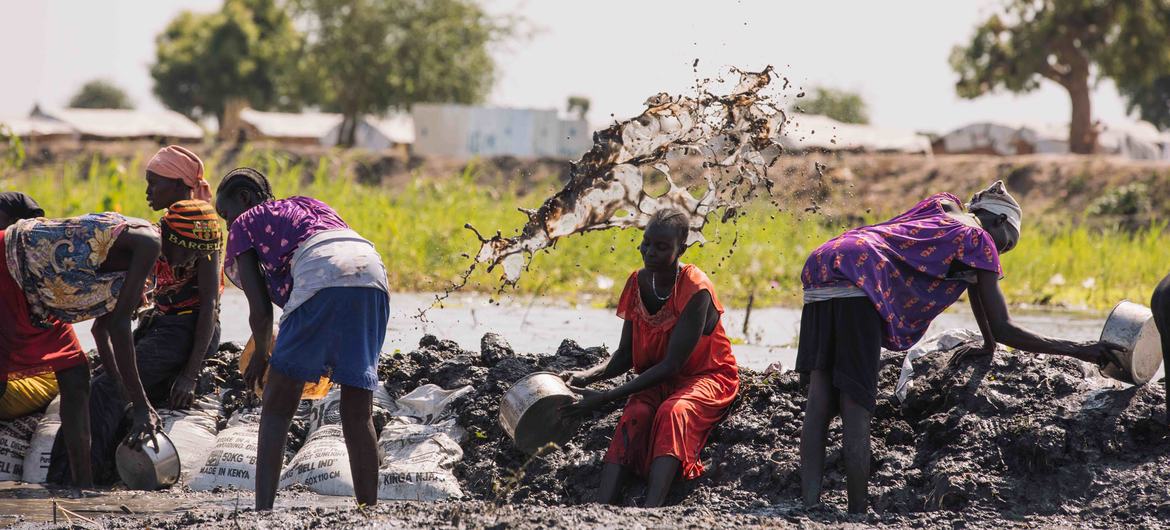 Les catastrophes climatiques ont déplacé 250 millions de personnes en 10 ans, selon le HCR