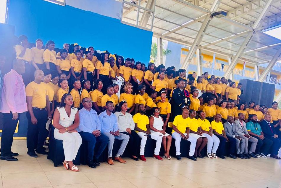 Formation en opérations de machines à coudre industrielle : 200 gradués ont reçu leurs parchemins